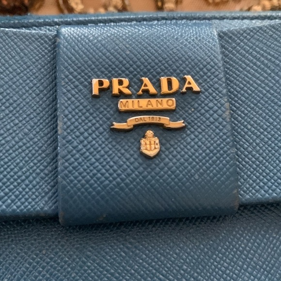 Prada Blue Saffiano Leather Wallet with Certificate of Authenticity - Picture 2 of 9